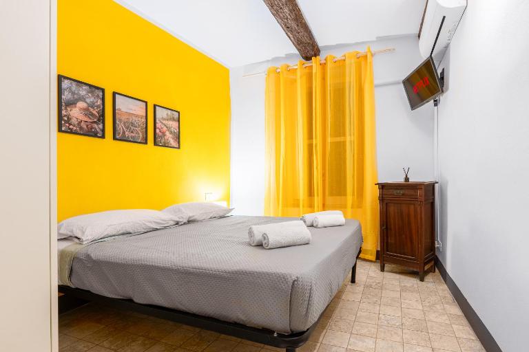 Rosa Homes THE YELLOW - Genoa Center, near the Metro, Aquarium - B&B Génova