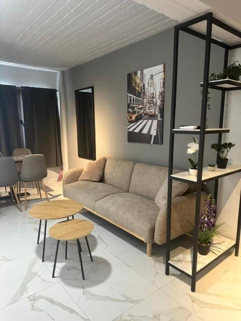 Letsios Steel4 - Ferienwohnung Kalampáka