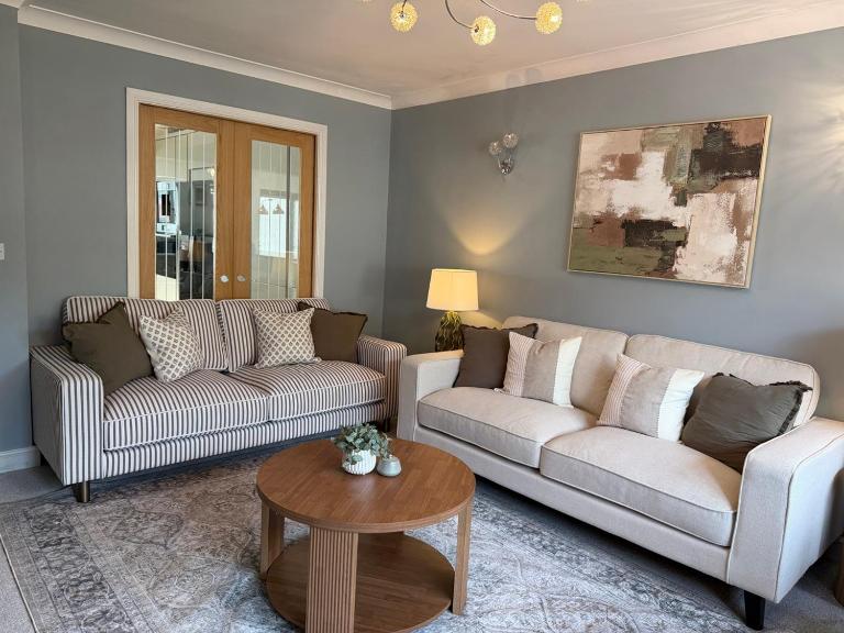Windsor Retreat sleeps 14 with parking - B&B Haxby