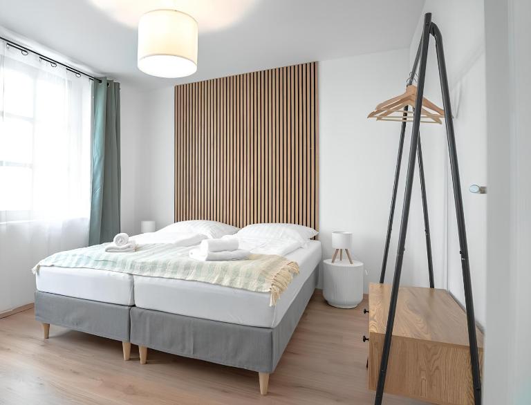 B MD Homes moderne City FeWo zentral HBF bis 5 Personen N - B&B Magdeburg