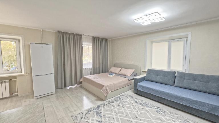 Теплая 1 комнатная рядом с ТРЦ Батырмол - B&B Pavlodar