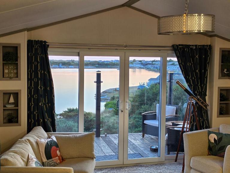 Lakeside Lodge - Oystercatcher - B&B Millom