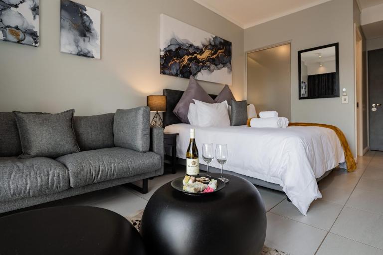 Menlyn Maine Trilogy 512 - B&B Pretoria
