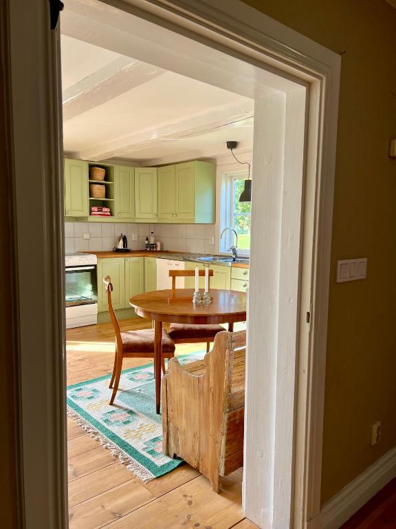 Magasinet - Cozy farmstay near forest & lake - B&B Ingelstad