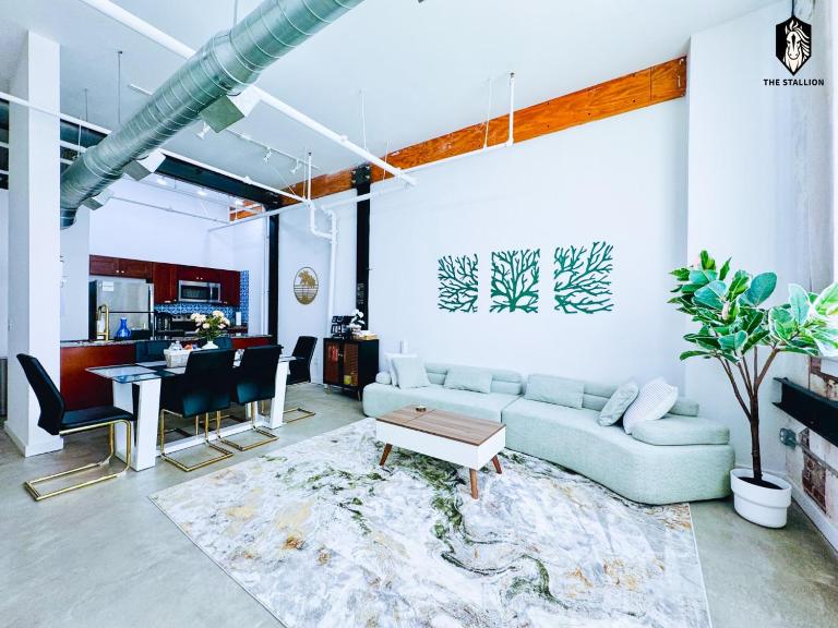 BRAND NEW Modern 1BD Loft in Downtown with free parking - B&B Memphis