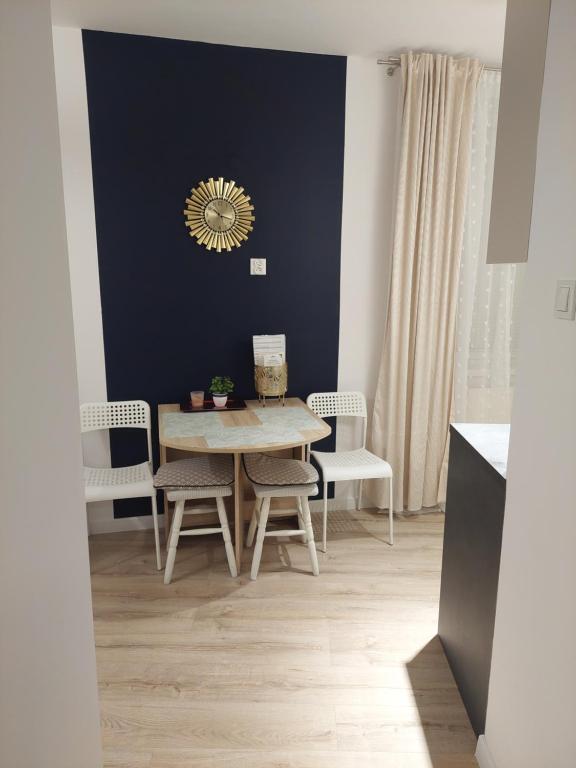 Baza Ślęża , Nowoczesny Apartament w sercu Sobótki - Chambres d'hôtes Sobótka