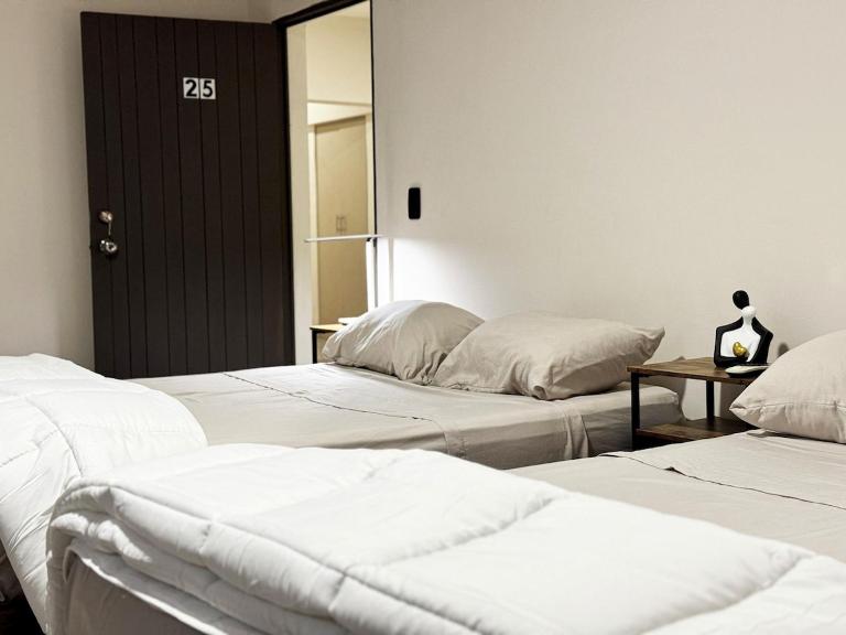 25-Recamara en casa Compartida-Cerca de consulado - B&B Monterrey
