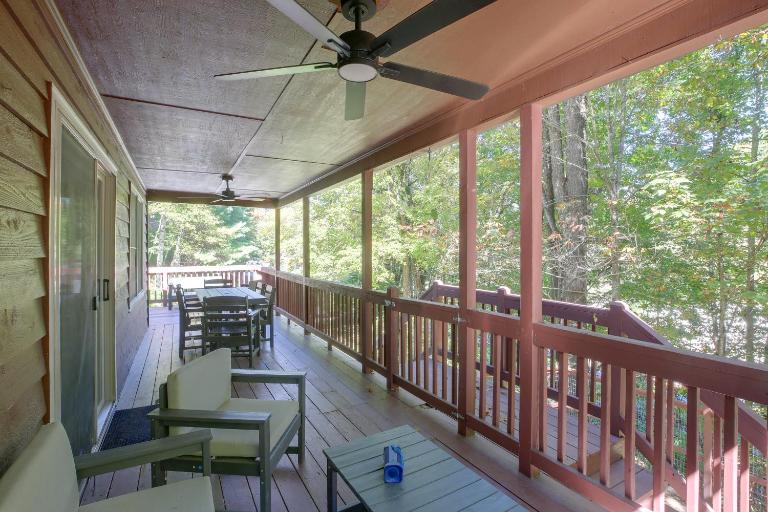 ‘Raley's Retreat’ w/ Hot Tub: 2 Mi to Dtwn Boone! - Chambres d'hôtes Boone
