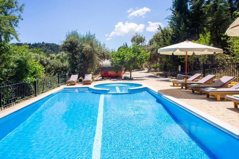 Apanema Mindfulness, Relaxing Adults Only Resort, Fast WiFi, Pool, Sauna, Massage - B&B Asprogerakata
