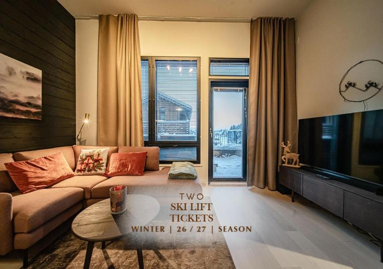 Le Chalet Lingonberry D3 Ski-in Ski-out, Hot Tub by Aavalevi - B&B Levi