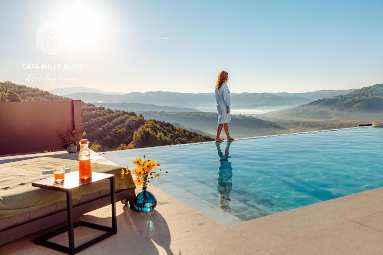 Villa with Private Pool & Lake View near Motovun, Casa Mille Olivi Heritage - B&B Buzet