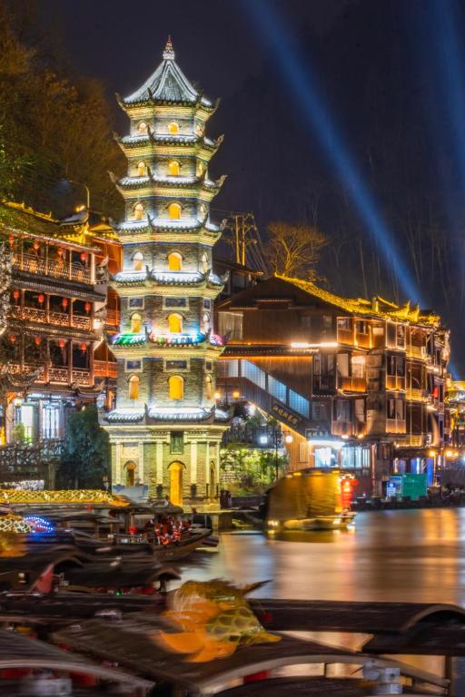 Fenghuang Ancient Town Monet Starry Night River View B&B - B&B Fenghuang