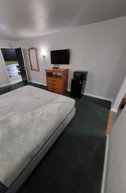 SA - King Bed Hotel Studio 107 - B&B San Antonio