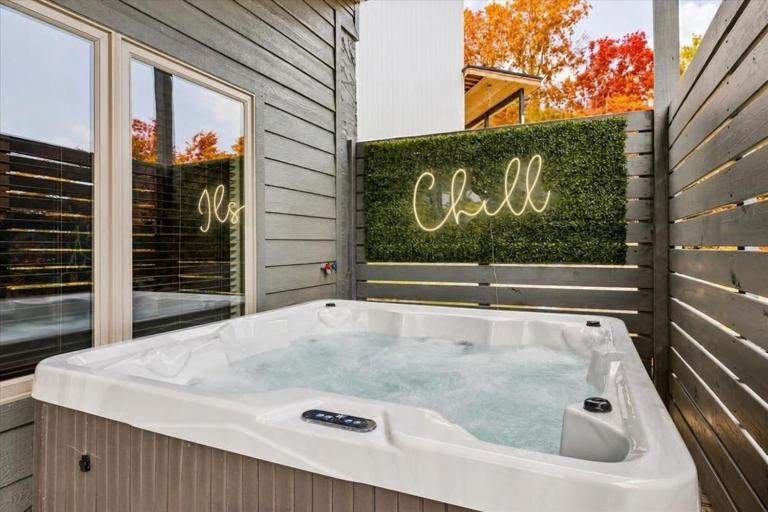 Peak Pursuit by Beyond Expectations w Indoor Pool - B&B Pigeon Forge