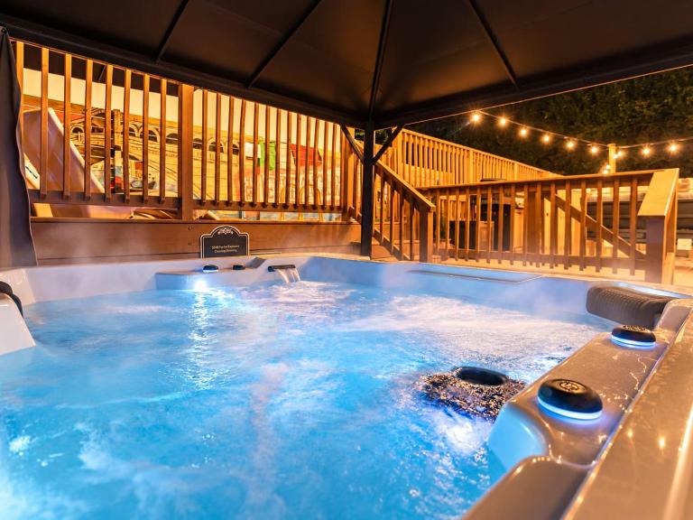 Venetian Pool Hot Tub Sauna and Cold Plunge - Chambres d'hôtes Charlotte