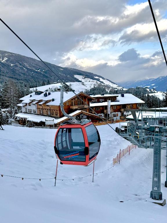 Chalet mit Sauna direkt an der Mittelstation Panoramabahn Kitzbühel - B&B Mittersill