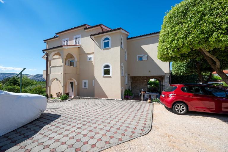 Apartments by the sea Lopar, Rab - 25689 - Chambres d'hôtes Lopar