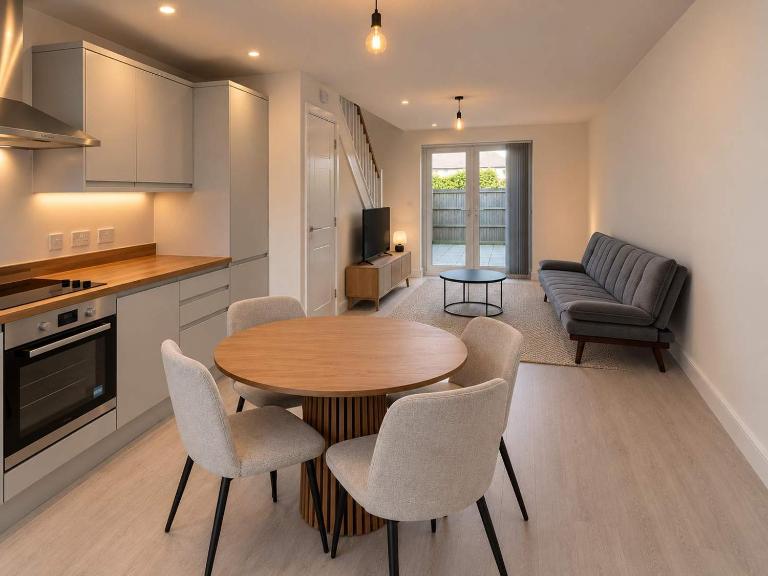 Modern 1-Bed House near Addenbrooke's & Parking - B&B Cambridge