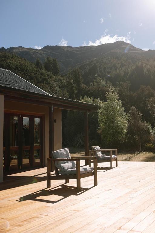 Mount Maude Retreat, Lake Hawea Views, sleeps 10 - B&B Albert Town