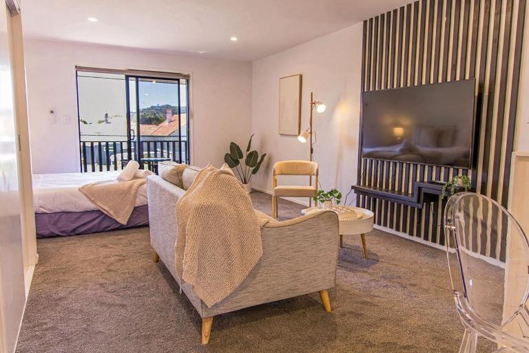 The Taita Loft - B&B Lower Hutt