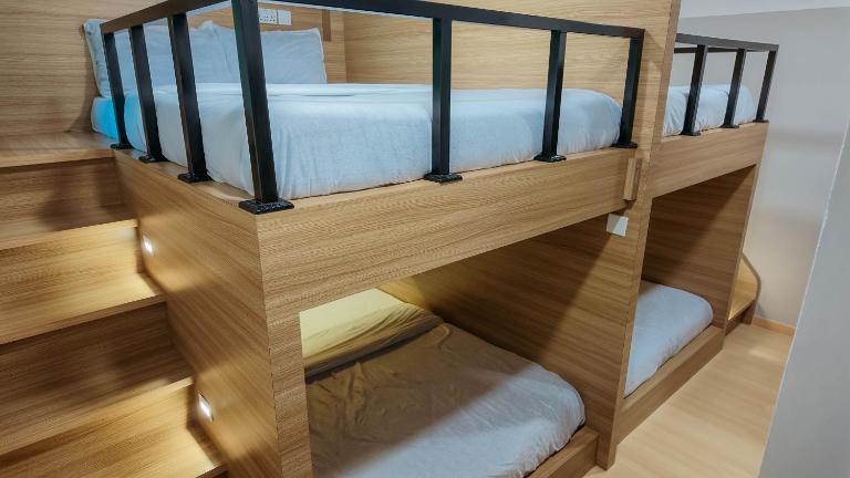Crown Residence Family Room - B&B Nagoya