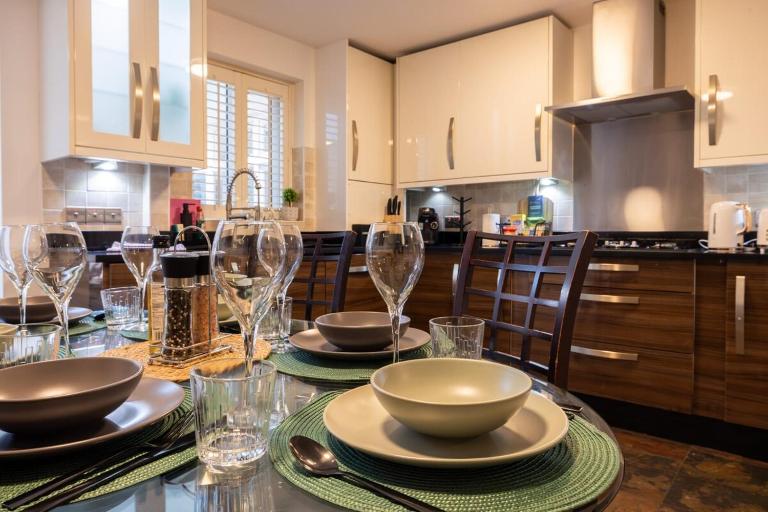 Spacious 4BR House with Parking I Excel I Canary Wharf I London City Airport - B&B North Woolwich