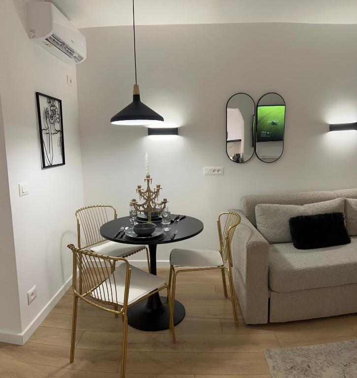 Bllok Zone -Scandi Family Nest - Tirana -Self check-in - Bed and Breakfast Tirana