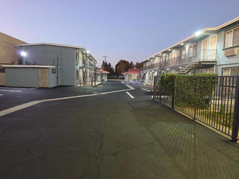 Imperial Inn & Suites - B&B Norwalk