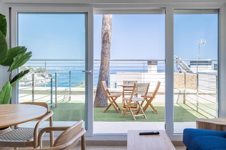 Jade Oceanfront Apt & Terrace - B&B Campello
