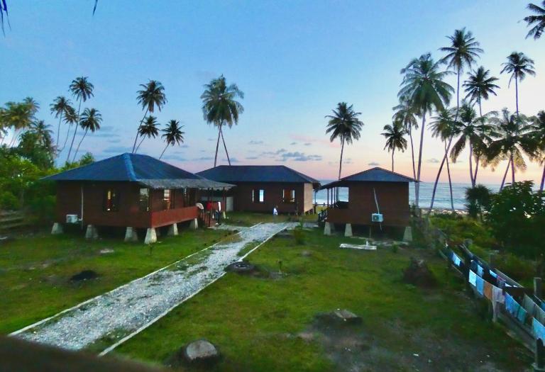 Dico Surf Point- Surf Lodge in Simeulue - Chambres d'hôtes Lassihing