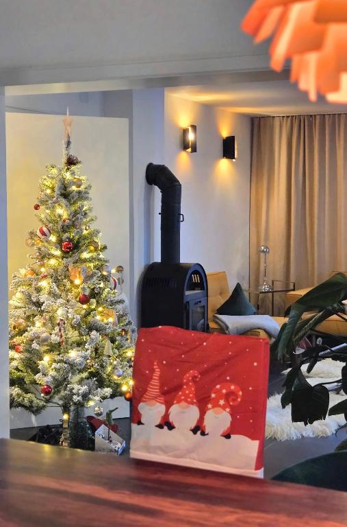 Alpen Ferienhaus mit Garten, Kamin, Spielzimmer und Bergblick - B&B Blaichach