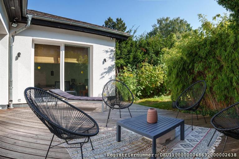Sonnenzeit - ebenerdiges Reihenhaus mit Sonnenterrasse und Garten in ruhiger Lage in Berlin-Schmargendorf - B&B Berlino