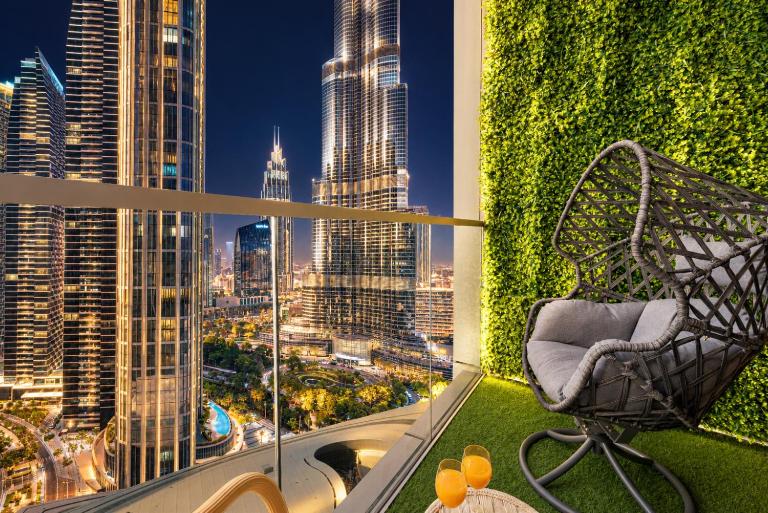 Luxury Grande Suites by Hostiva - Full Burj Khalifa View - B&B Dubai