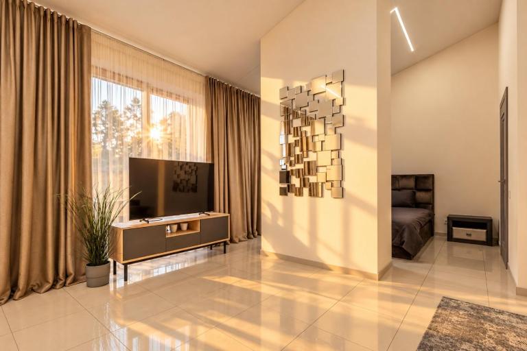 Šimkaus Abstrakcija City center free parking & self check in - B&B Klaipėda