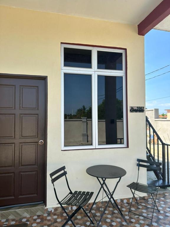 S&J Tiny House Penarik I Little Family Getaway - B&B Kampung Ru Sepuluh