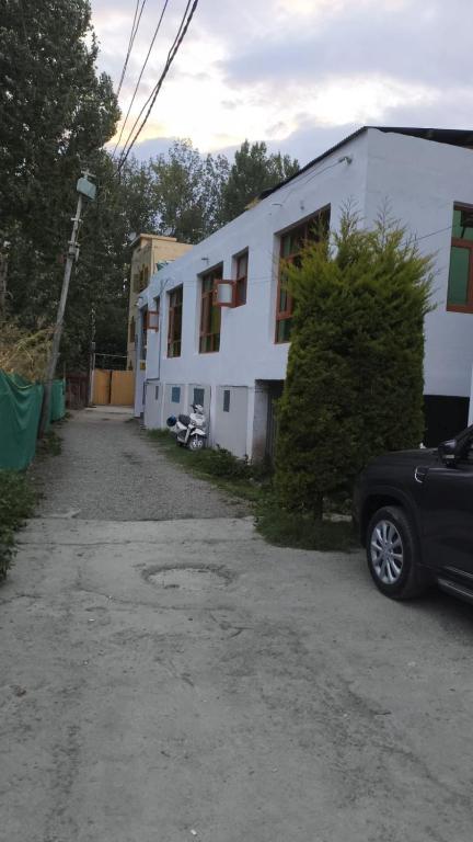 Final choice - B&B Srinagar