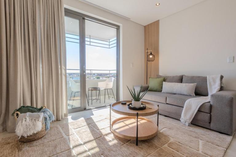 The Stay Edit Skyline 1BR City Views Parking City Junction - Bed and Breakfast Windhoek
