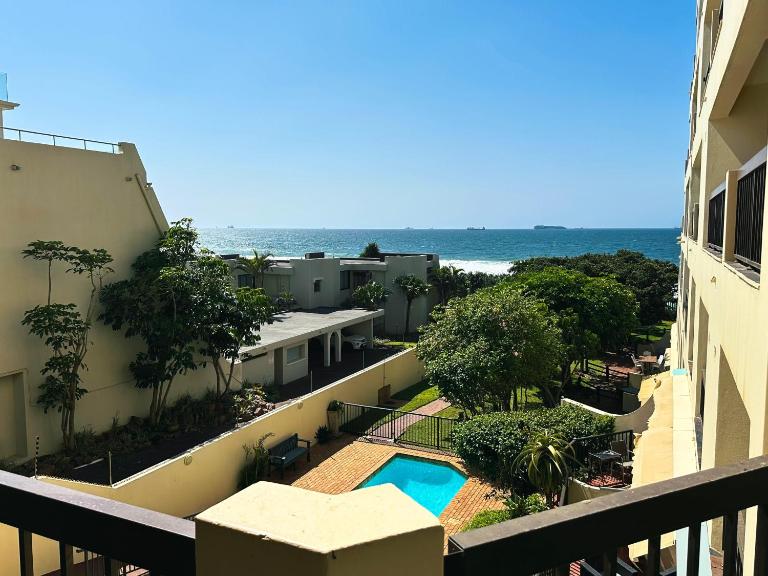 uMhlanga - Beachfront! Pool! Self Catering - Ferienwohnung Durban