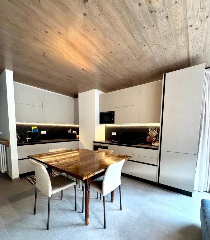 Dolomites Rent - VAL DI SOLE - Ferienwohnung Commezzadura