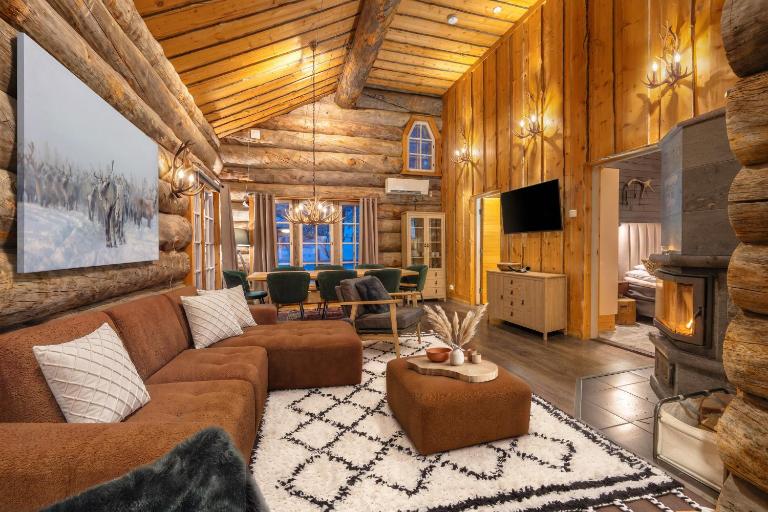 Kuukkeli Hirvas - Premium Kelo Suite - B&B Saariselka