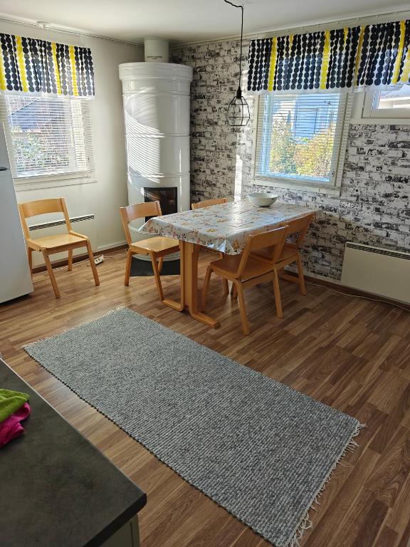 Pieni talo Torniossa - Bed and Breakfast Tornio