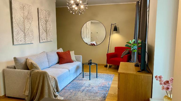 Charming City Centre Apartment with Free Parking and Spacious Balcony - Ferienwohnung Tallinn