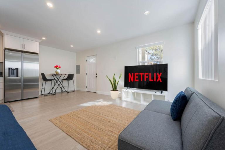 Prestige Studio Haven at Burbank - B&B Burbank