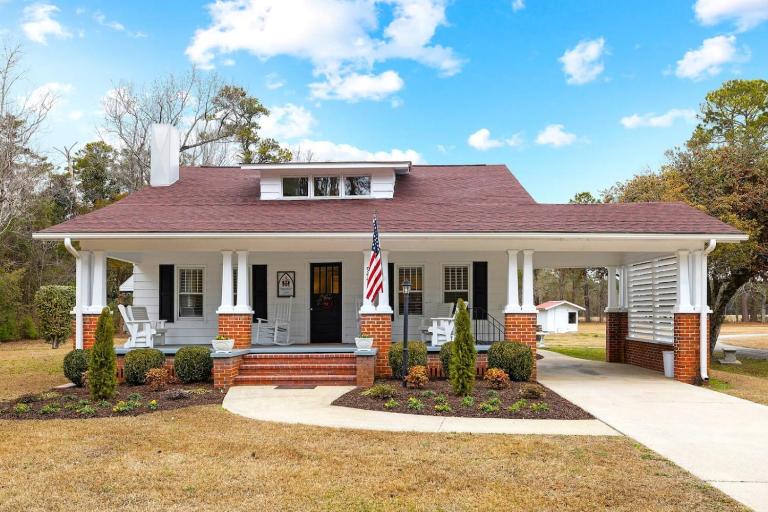 15 min to Beach, 3 Acre Country Living, Firepit - B&B Holly Springs