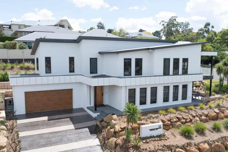 Grand Stirling - Elite Escape, Unparalleled Luxury - B&B Orange