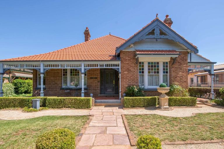 LANSDOWNE House - B&B Orange