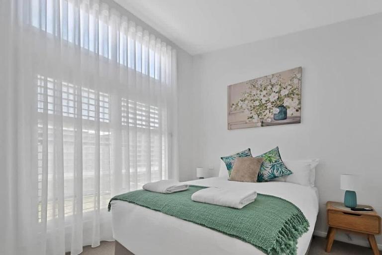 The Elm Apartments - The Sunshine Room - B&B Orange