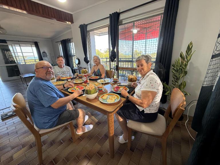 George Of Free Breakfast Double Room with Seaview Balcony Near the Lautoka Wharf - B&B Lautoka