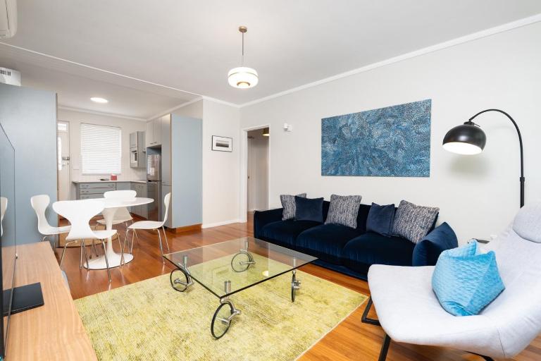 Freshly Renovated 2BR Near Braddon and Mt Ainslie - Hosted by Canstay - B&B Comobella