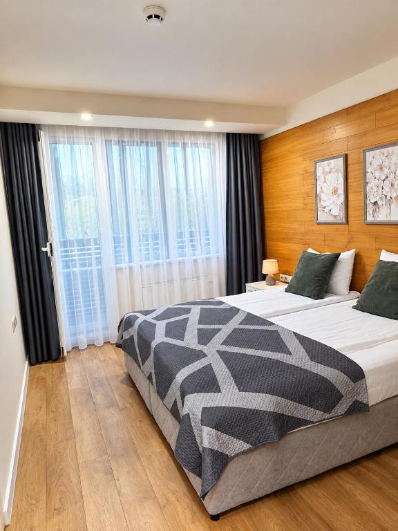 Forest Chamkoria Apartment - Ferienwohnung Borowez